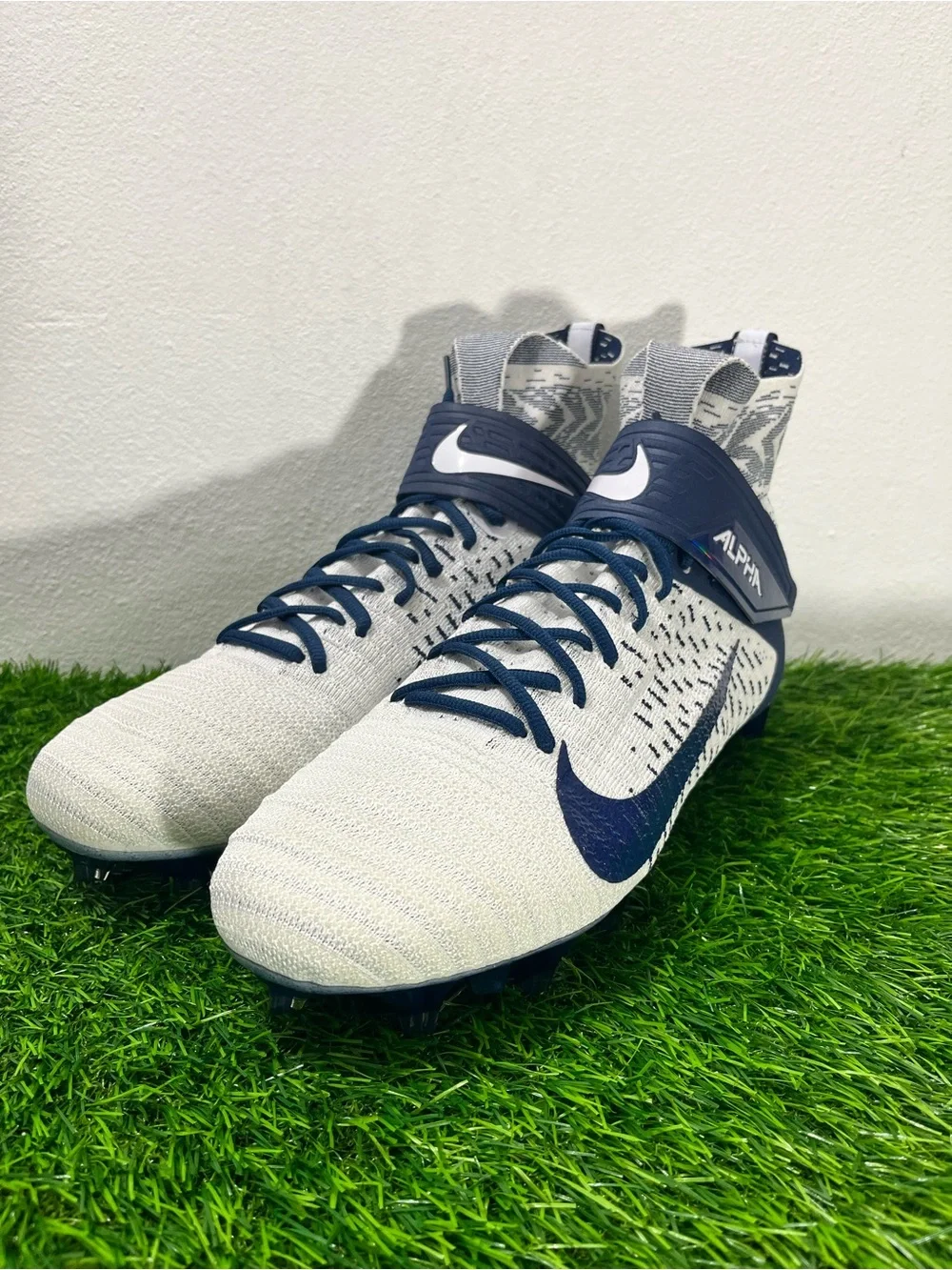Nike Alpha Menace Elite 2 Flyknit Football Cleats Men’s Size 13 BV2077-101